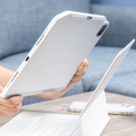 כיסוי לאייפד 12.9 אינץ SwitchEasy תושבת טעינה לעט CoverBuddy