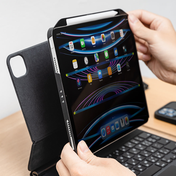כיסוי לאייפד 12.9 אינץ SwitchEasy תושבת טעינה לעט CoverBuddy
